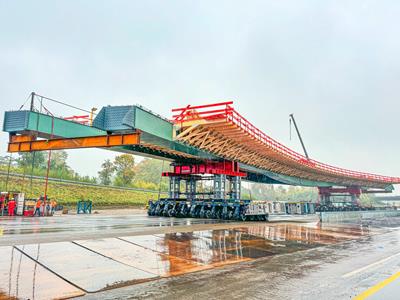 Millimetre work with new 450-tonne bridge